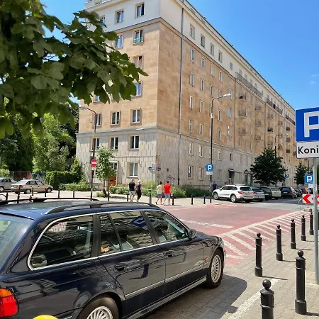 Koszykowa Latwiec Srodmiescie Poludniowe * ורשה